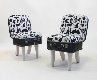 Illustration for article titled Retrotastic Furniture Made from Amazing Old Suitcases and Trunks